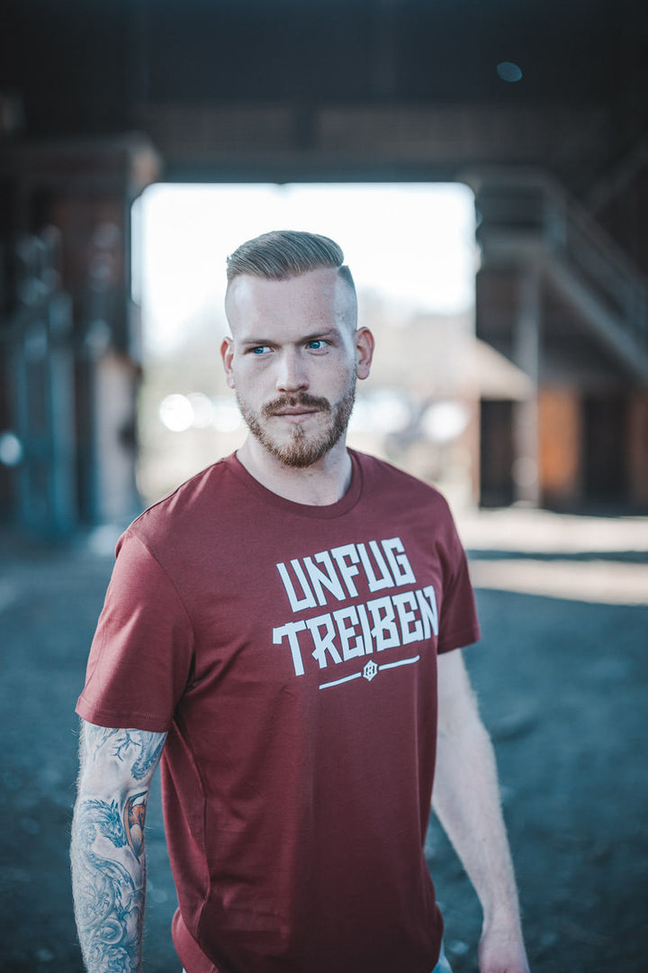 T-Shirt | UNFUG TREIBEN | dark red